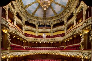 Luxueus interieur van Athénée Théâtre Louis-Jouvet